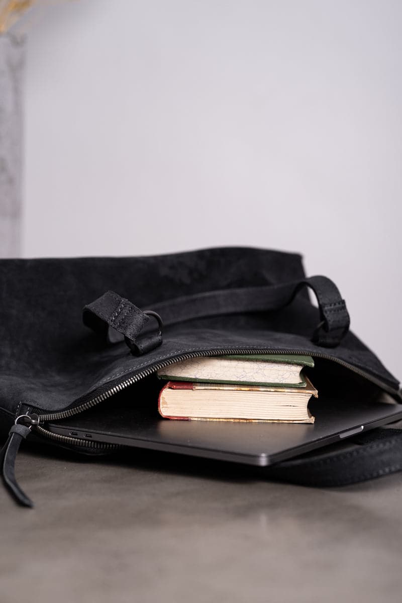 Tagliovivo | Bauletto | Spezielle Ledertasche in schwarz mit Zipp