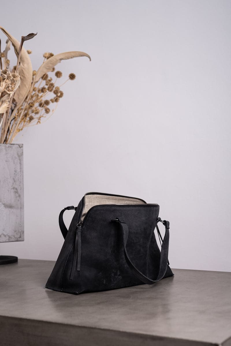 Tagliovivo | Bauletto | Spezielle Ledertasche in schwarz mit Zipp