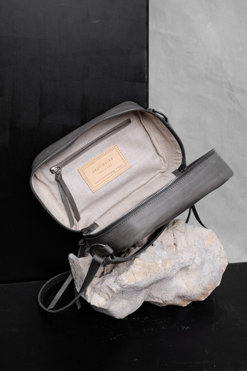Tagliovivo | Camera Bag | Kleine Designer Umhängetasche aus Leder in Grau