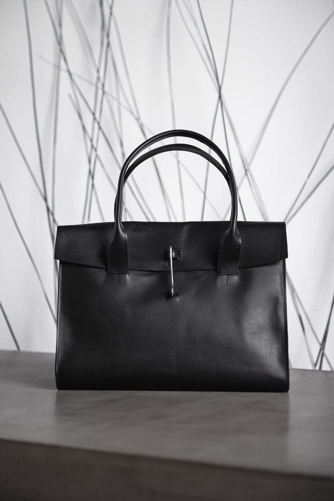 Tagliovivo | Doctor L | Elegant and classic leather bag black