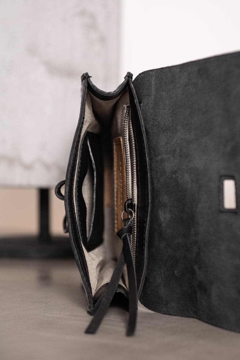 Tagliovivo | Doctor Crossbody | Leder Umhängetasche in schwarz