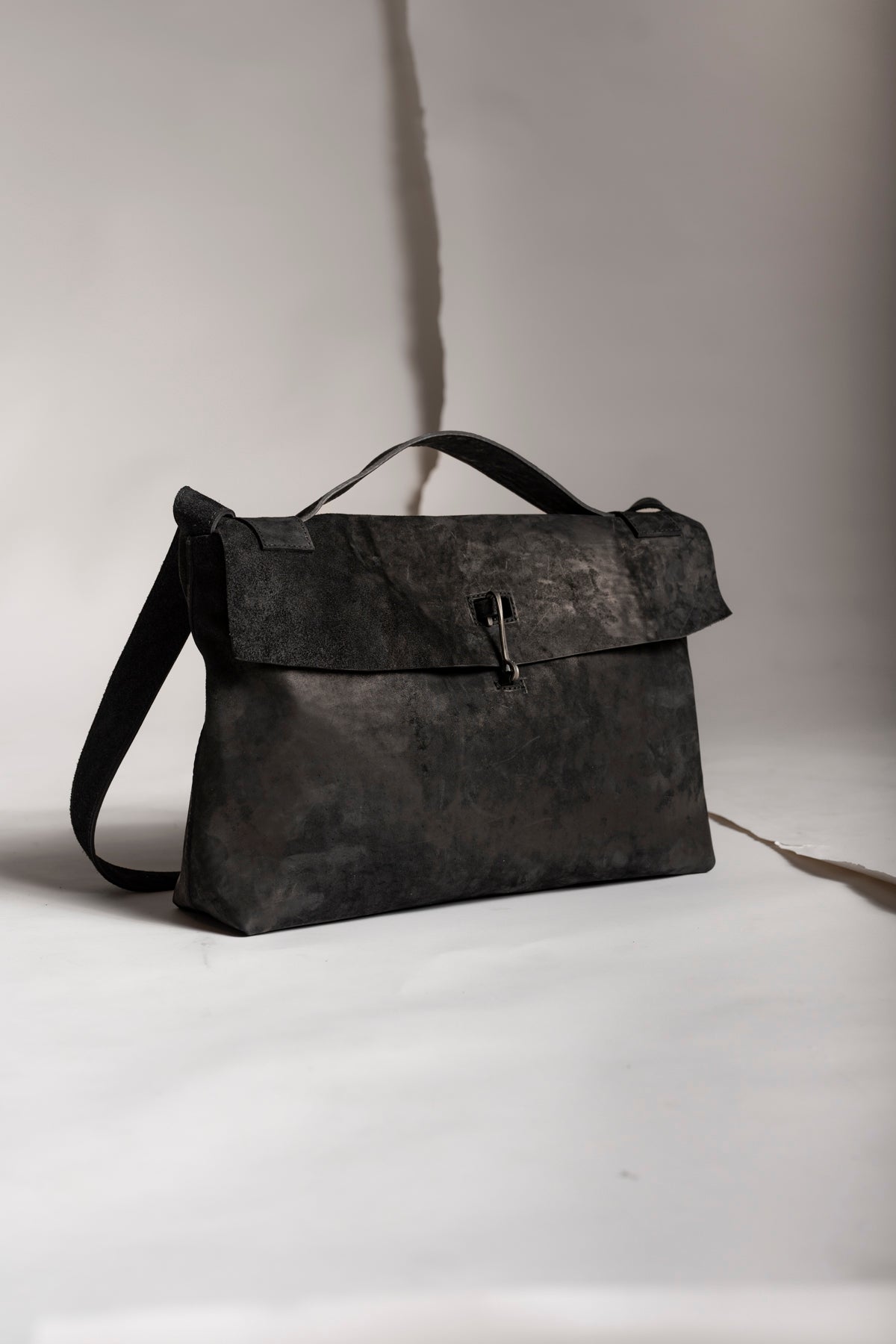 Tagliovivo | Doctor Hand Bag | Designer Messenger Bag aus Leder in Schwarz