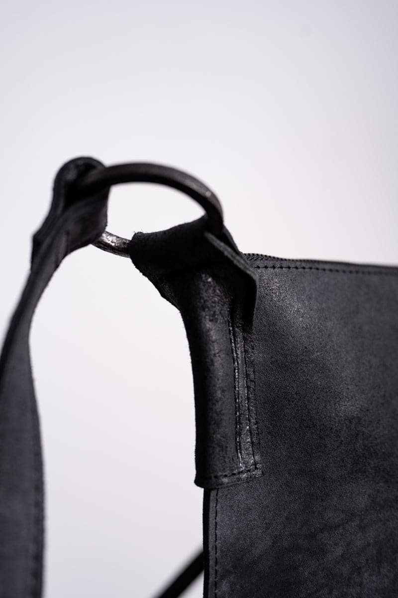 Tagliovivo | Hexagon Pocket | Ledertasche in spezieller Form in schwarz