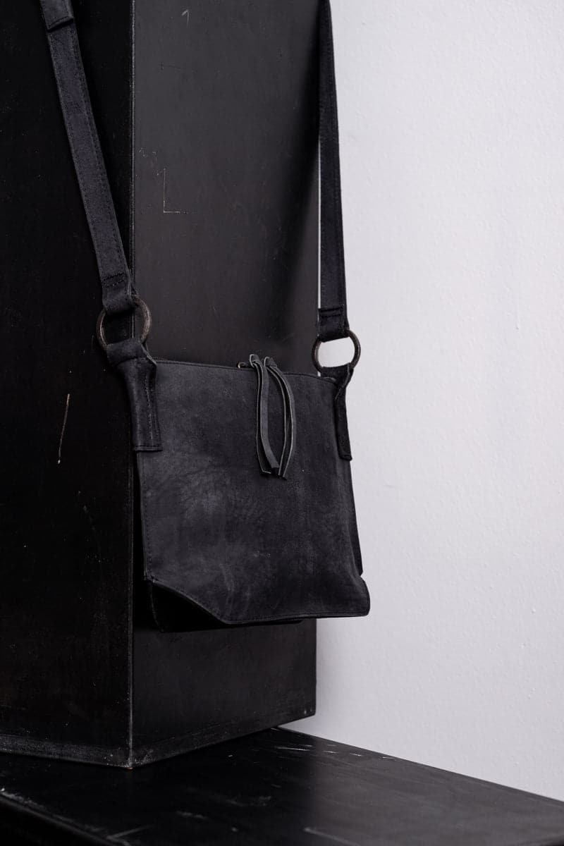 Tagliovivo | Hexagon Pocket | Ledertasche in spezieller Form in schwarz