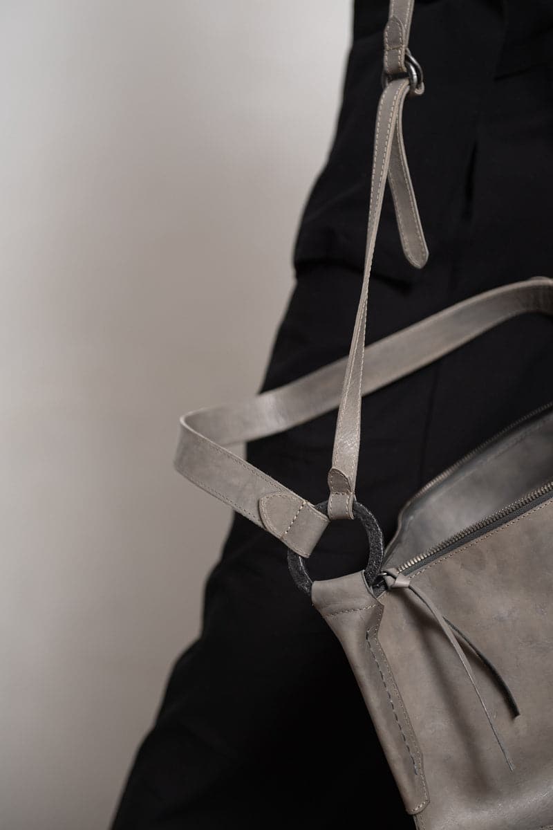 Tagliovivo | Hexagon W | Spezielle kleine Ledertasche in grau