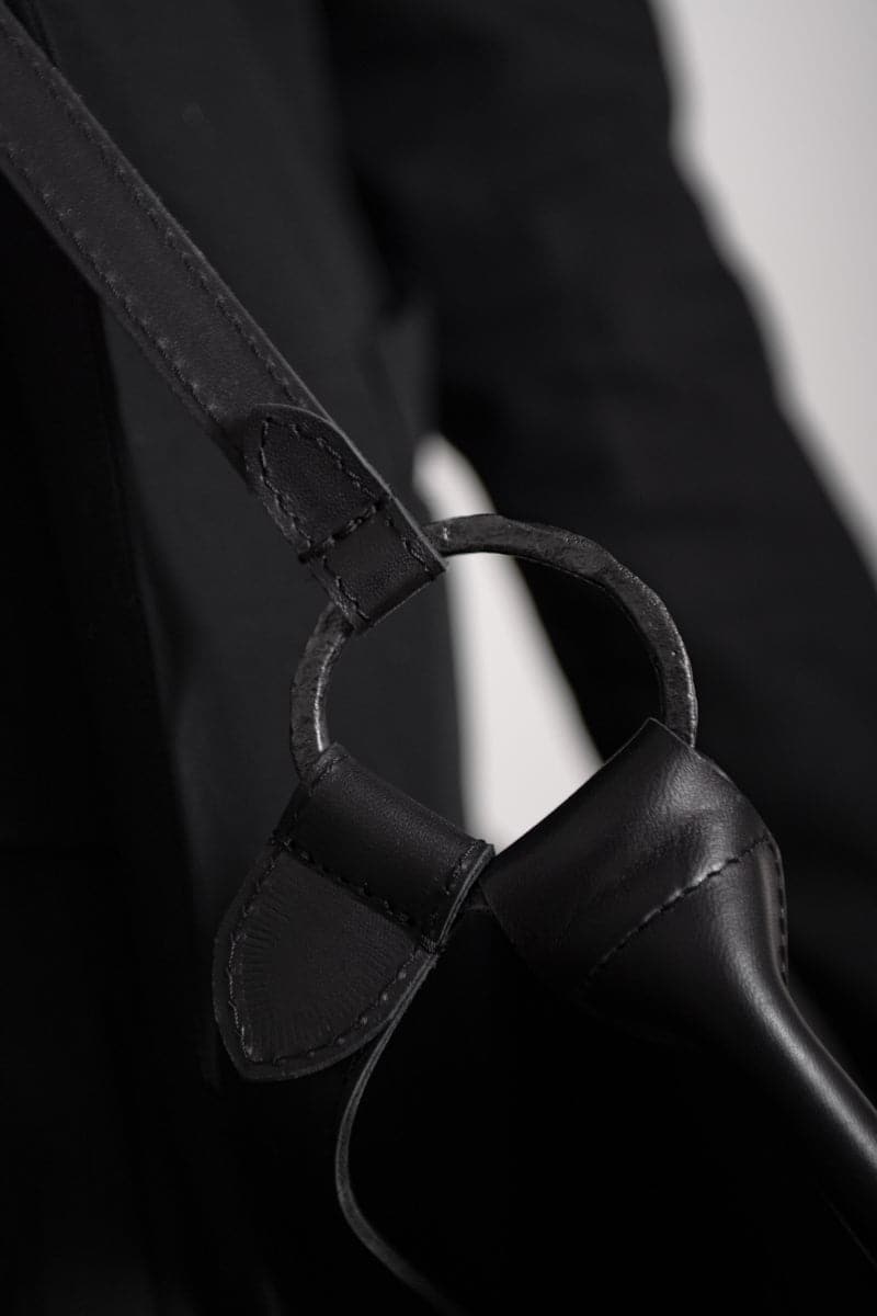 Tagliovivo | Hexagon W | Spezielle kleine Ledertasche in schwarz