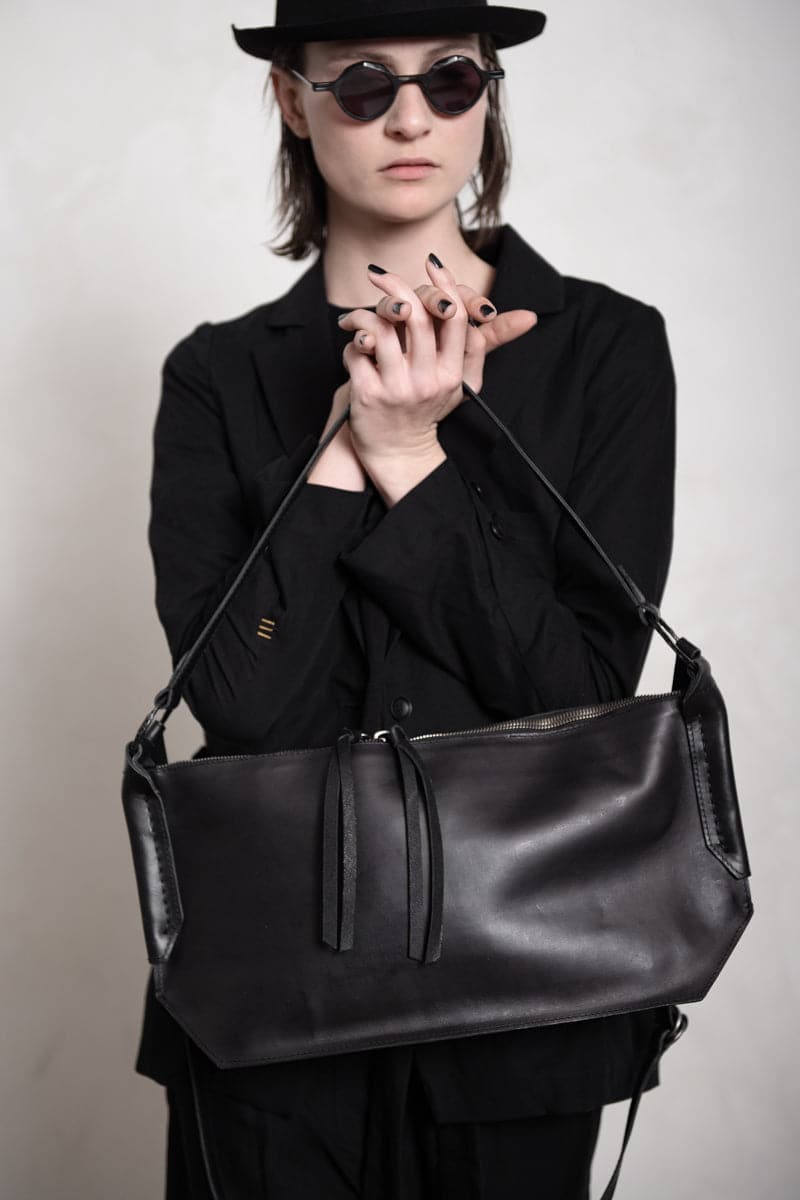 Tagliovivo | Hexagon W | Spezielle kleine Ledertasche in schwarz