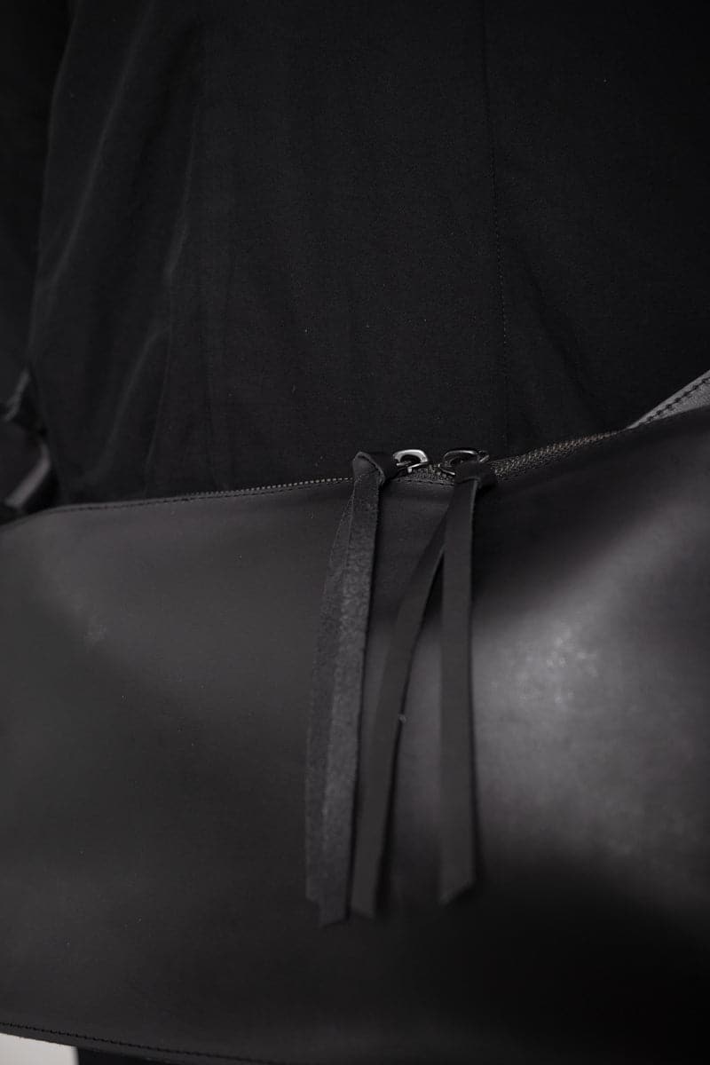 Tagliovivo | Hexagon W | Spezielle kleine Ledertasche in schwarz