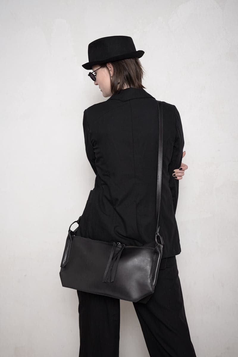 Tagliovivo | Hexagon W | Spezielle kleine Ledertasche in schwarz
