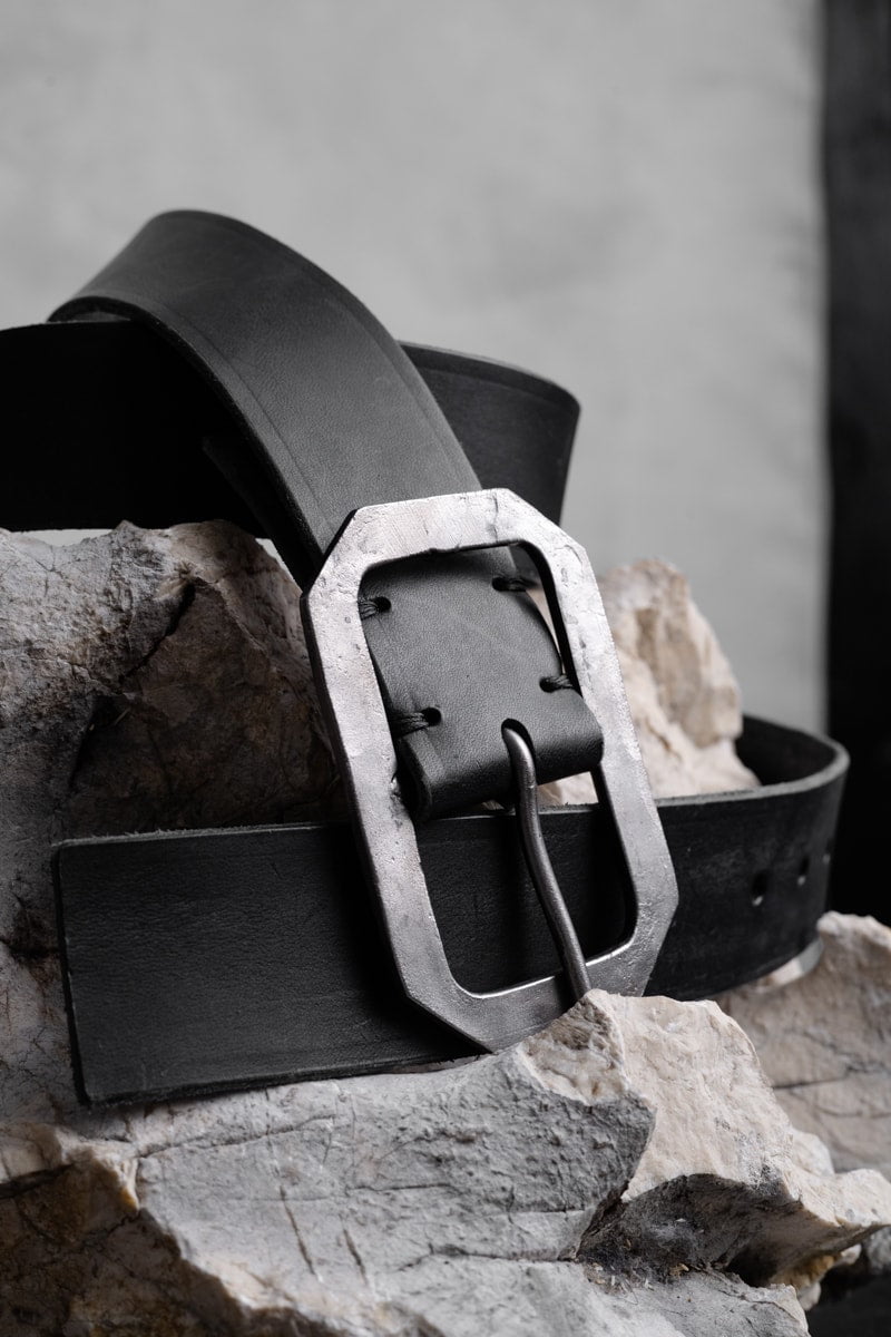 Tagliovivo | Hoctagon Belt | Ledergürtel in Schwarz mit großer Schnalle