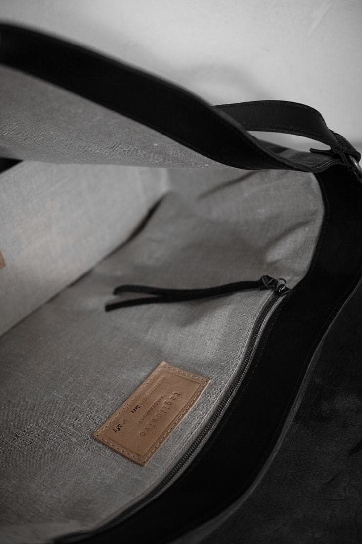 Tagliovivo | Hook Travel Bag | Großer Leder Weekender in schwarz