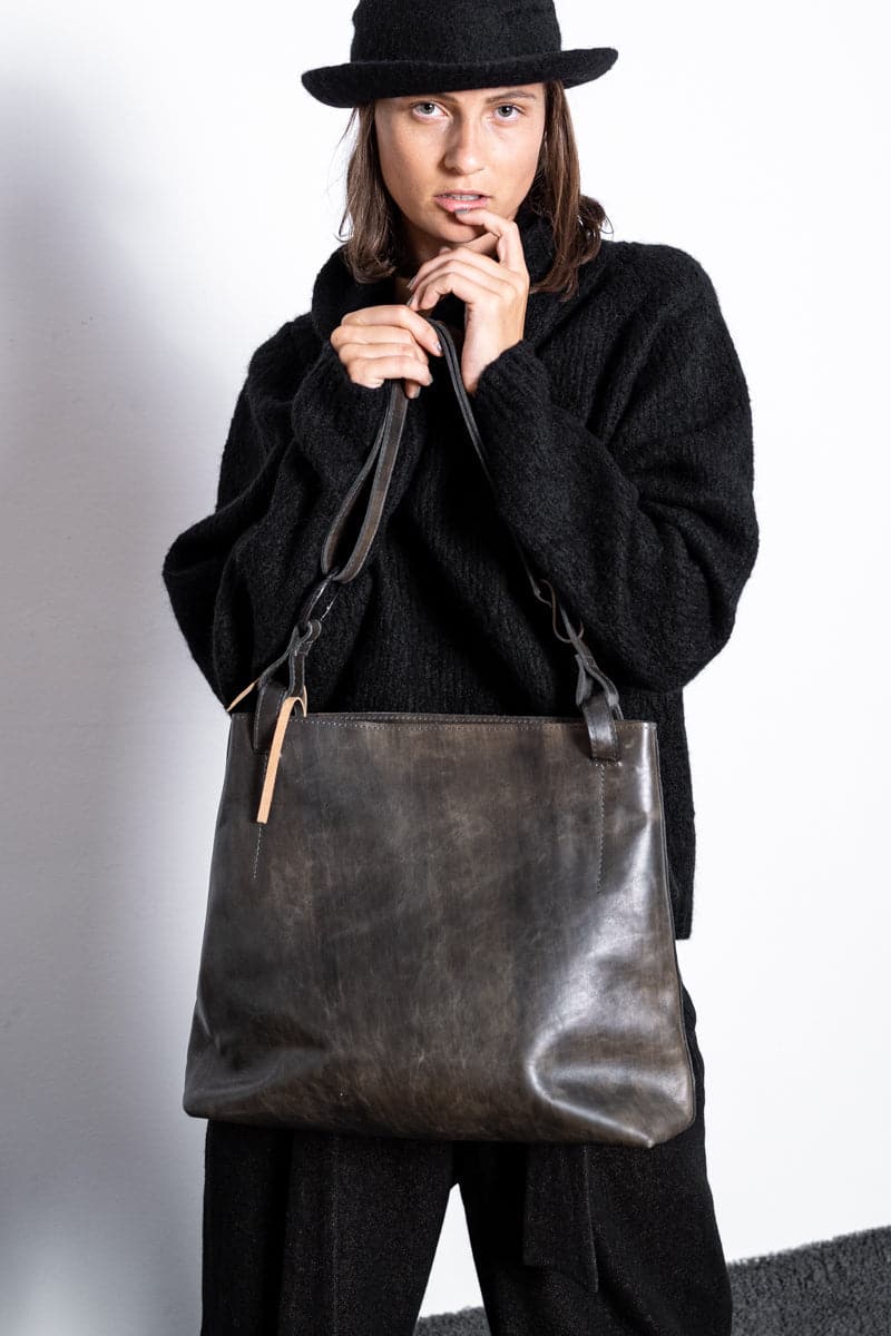 Tagliovivo | Loop Handle Bag | Edle und klassische Damentasche aus Leder in braun