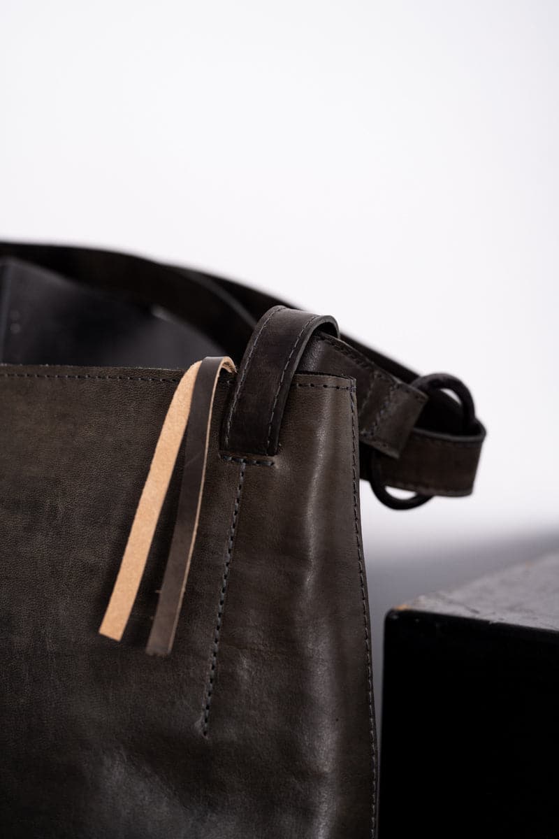 Tagliovivo | Loop Handle Bag | Edle und klassische Damentasche aus Leder in braun