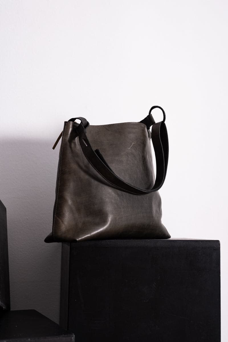 Tagliovivo | Loop Handle Bag | Edle und klassische Damentasche aus Leder in braun