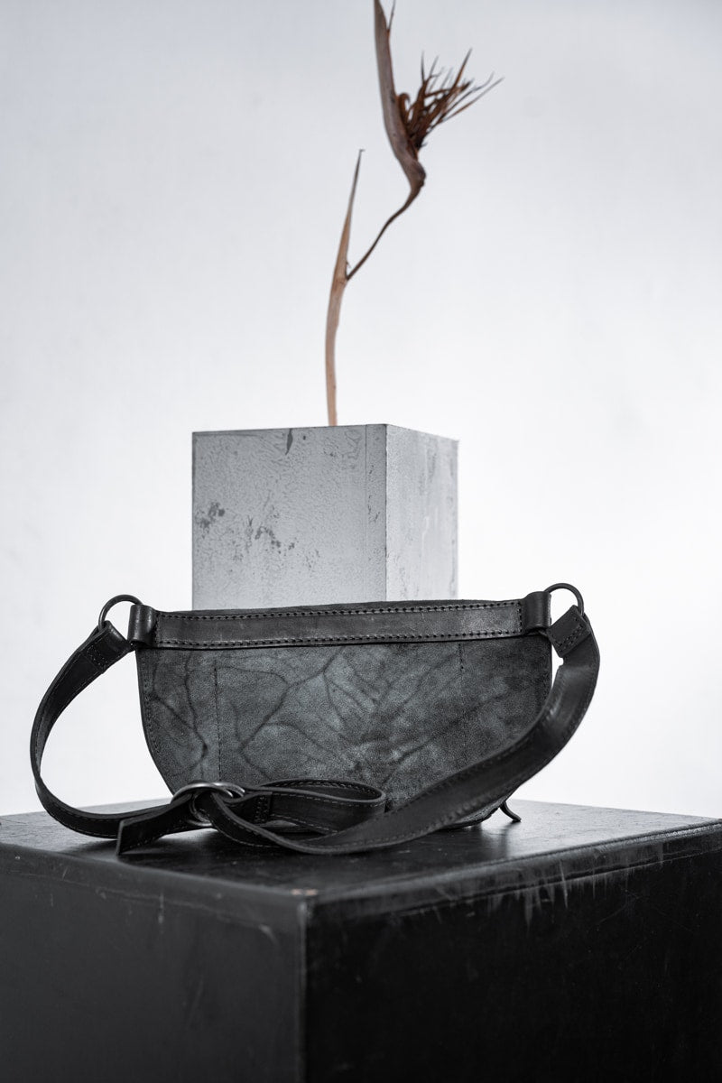 Tagliovivo | Marsupio | Crossbody Bag und Gürteltasche aus Rauleder in Grau