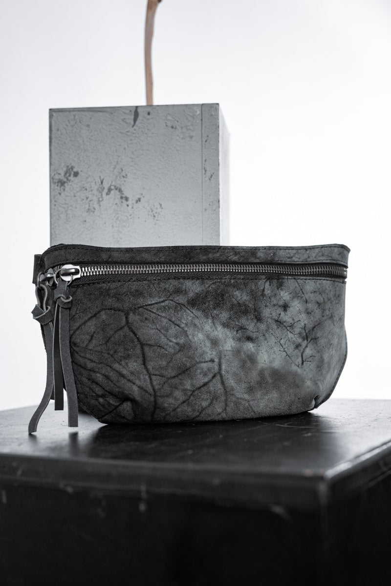 Tagliovivo | Marsupio | Crossbody Bag und Gürteltasche aus Rauleder in Grau