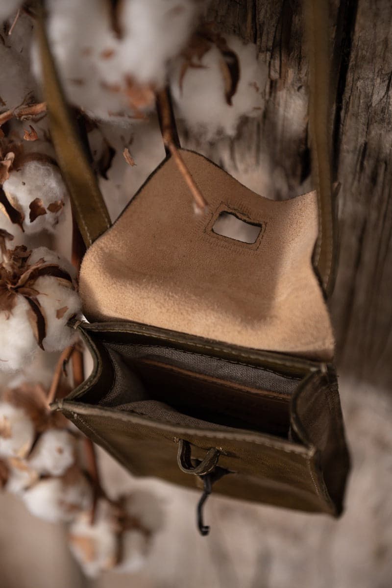 Tagliovivo | Pouch | Kleine Umhänge-Ledertasche in grün