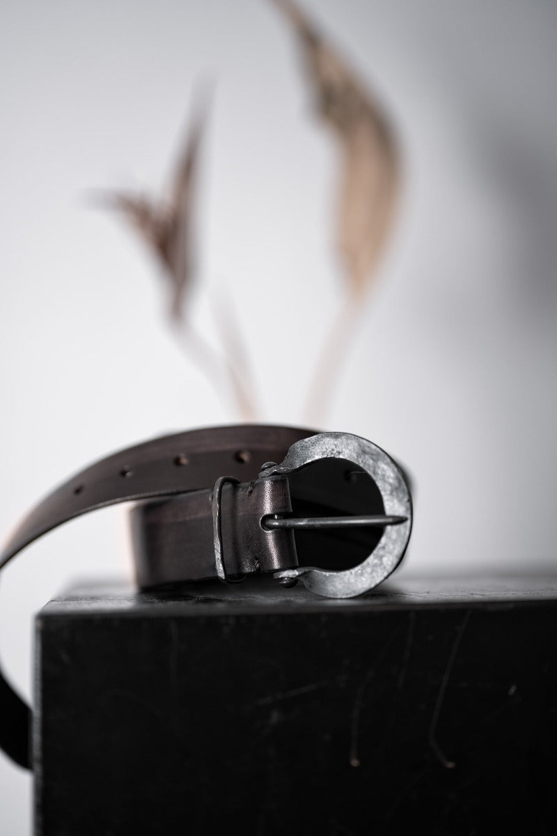 Tagliovivo | Rounded 3 | Handgefärbter Ledergürtel für Damen in schwarz