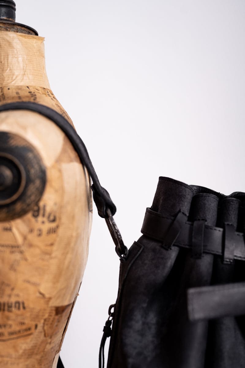 Tagliovivo | Sacco | Extravaganter Lederbeutel in schwarz