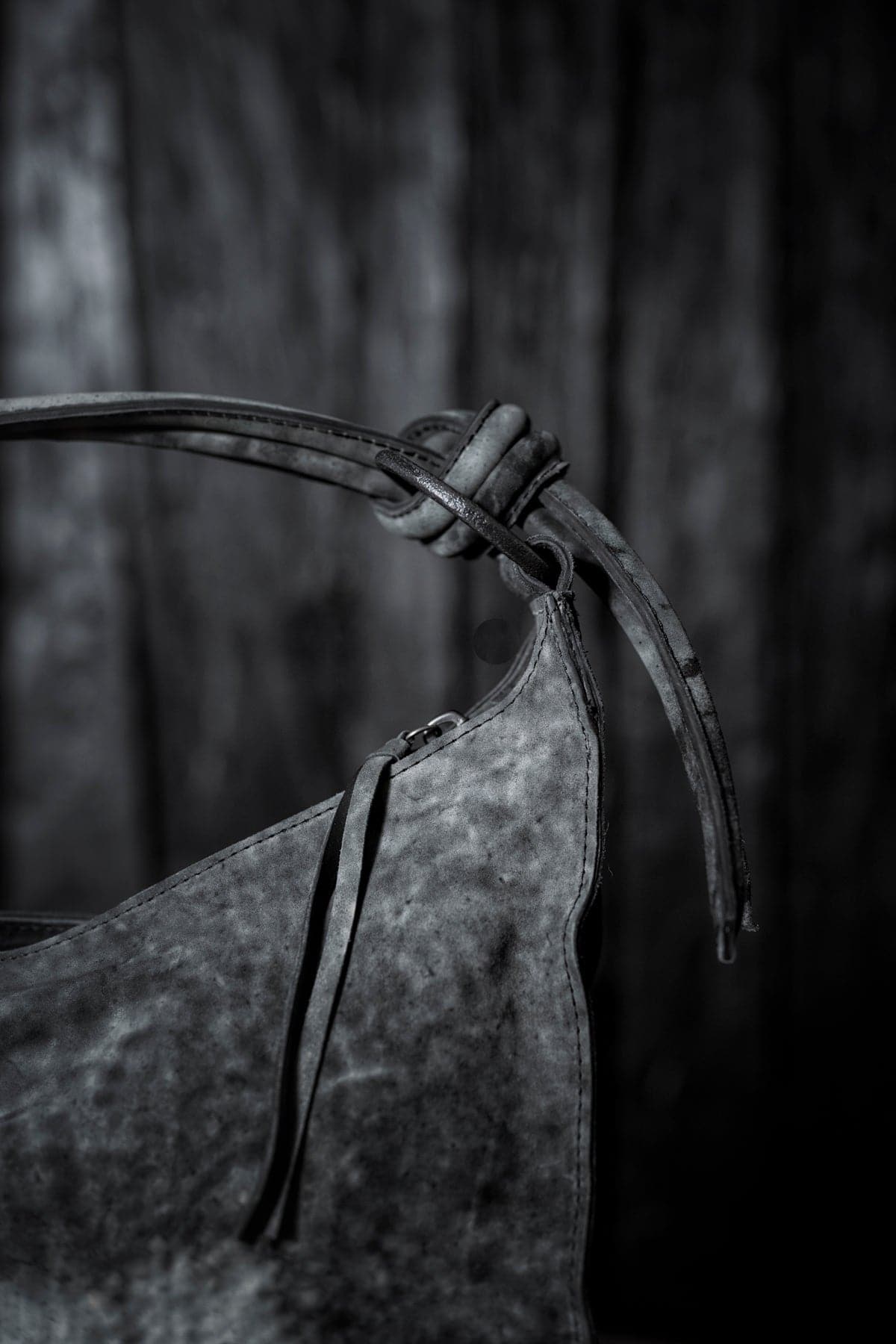 Tagliovivo | Soft Shoulder Bag | Großer Lederbeutel aus grauem Leder