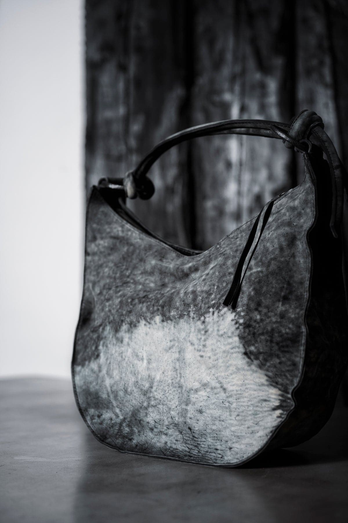 Tagliovivo | Soft Shoulder Bag | Großer Lederbeutel aus grauem Leder