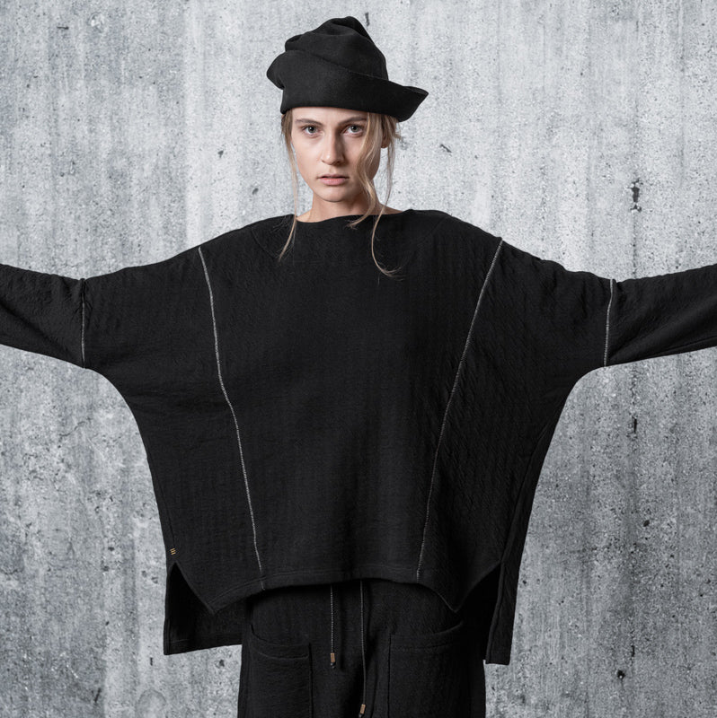 Ausgefallene Pullover für Damen in großen Größen aus hochwertigen Stoffen in Schwarz