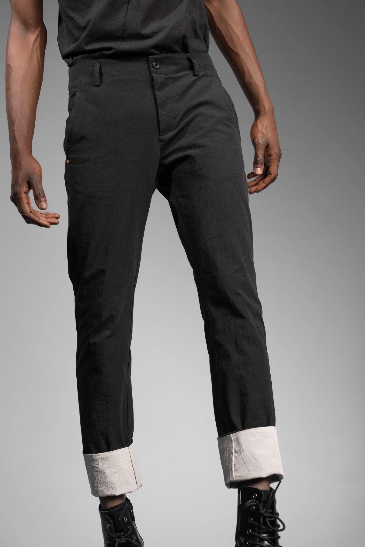 eigensinnig wien Slim Fit Chinohose Herren – Schwarz, japanische Baumwolle