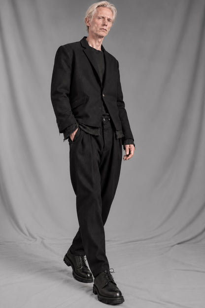 eigensinnig wien | EgoVin | Designer-Wollanzug für Herren mit Tapered-Fit Hose in Schwarz