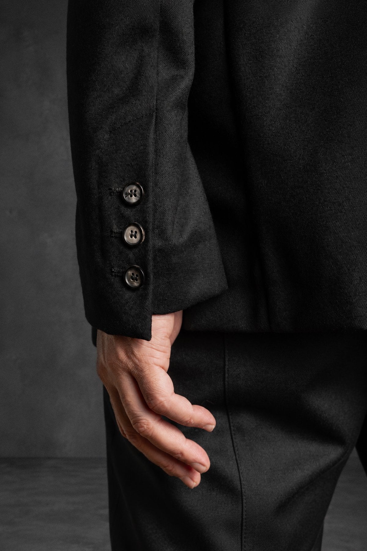 eigensinnig wien | 162 | Sartoriale Designer-Herrenjacke aus schwarzem Wollflanell