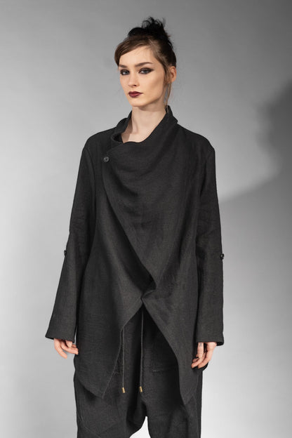 eigensinnig wien | Apollon | Schwarzer, extravaganter Oversize Cardigan aus Wolle-Leinen-Mix