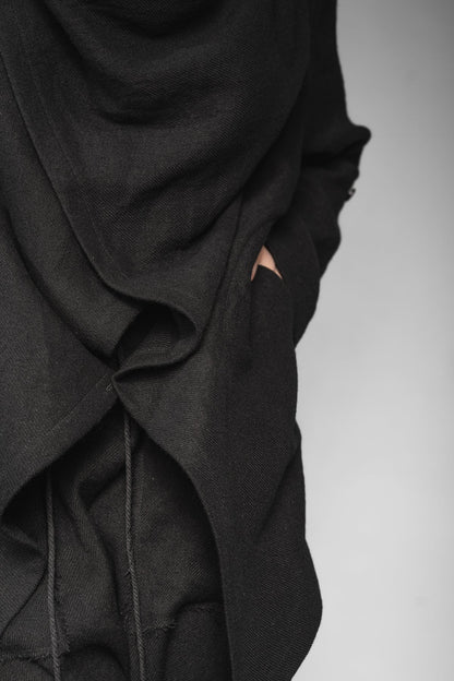 eigensinnig wien | Apollon | Schwarzer, extravaganter Oversize Cardigan aus Wolle-Leinen-Mix