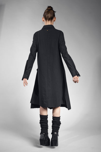 eigensinnig wien | Athena | Elegantes Mantelkleid in exklusivem Design aus schwarzer Seide