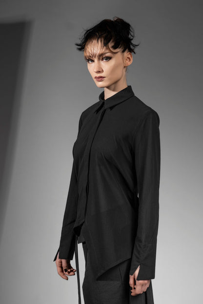 eigensinnig wien | Badb | Asymmetrische Designerbluse für Damen aus leichter japanischer Baumwolle