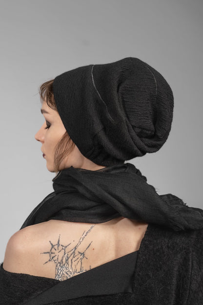 eigensinnig wien | Balint | Schwarzer Designer Slouchy Beanie aus Merinowolle