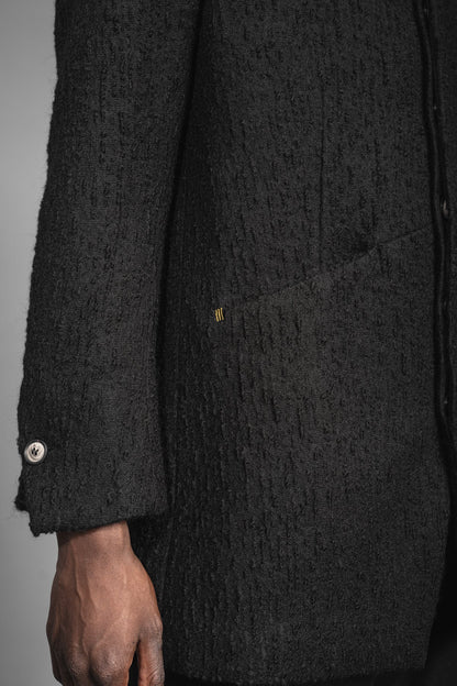 eigensinnig wien | Barnabas | Schwarzer Designer Herren Stehkragen-Wintermantel aus japanischer Wolle