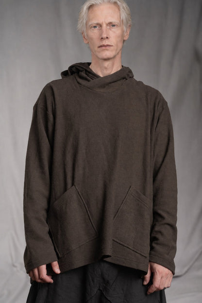 eigensinnig wien | Breed | Avantgardistischer Designer-Strickhoodie aus Wolle in Braun