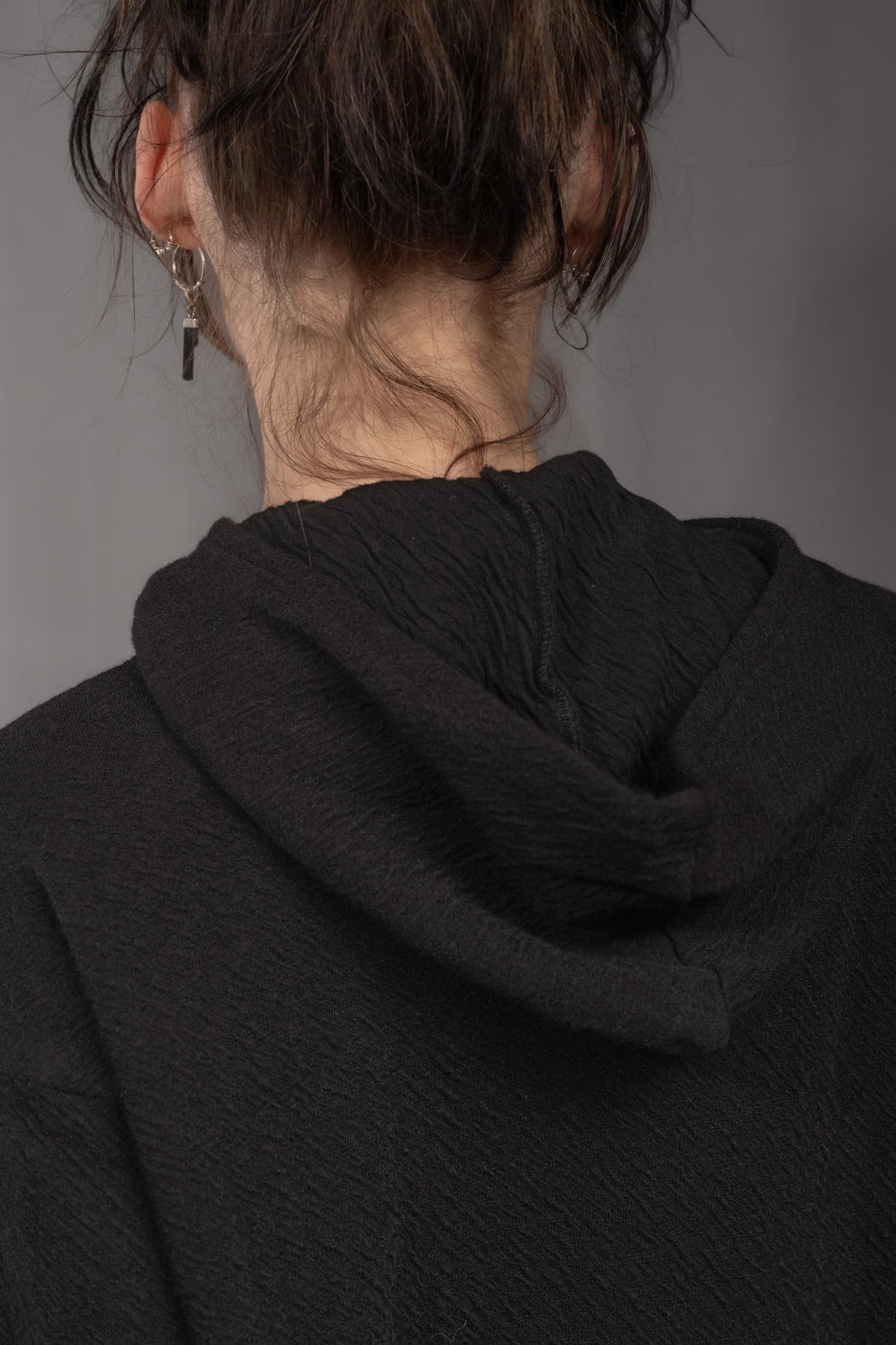 eigensinnig wien | Breed | Exklusiver Strickhoodie aus Merinowolle in Schwarz