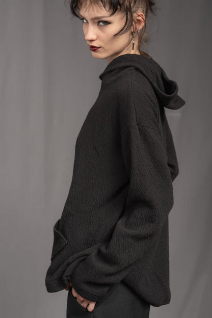 eigensinnig wien | Breed | Exklusiver Strickhoodie aus Merinowolle in Schwarz