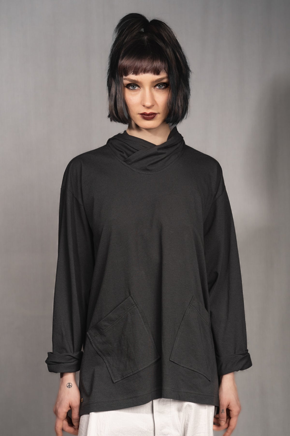 eigensinnig wien | Breed | Schwarzes Designer Hooded Sweatshirt aus Baumwolle