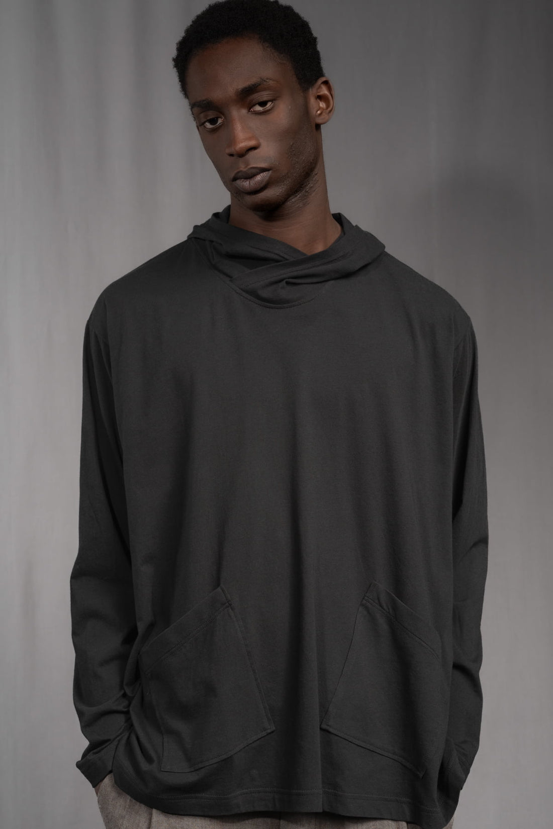 eigensinnig wien | Breed | Schwarzes Designer Hooded Sweatshirt aus Baumwolle