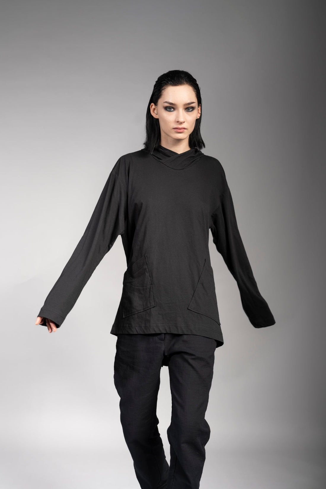 eigensinnig wien | Breed | Schwarzes Designer Hooded Sweatshirt aus Baumwolle