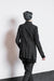 eigensinnig wien | Camus | Asymmetrische, schwarze Biker Jacke für Damen aus beschichtetem Leinen