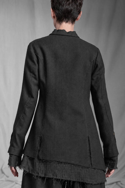 eigensinnig wien | Camus | Asymmetrische schwarze Designer-Jacke für Damen aus italienischer Wolle von Faliero Sarti