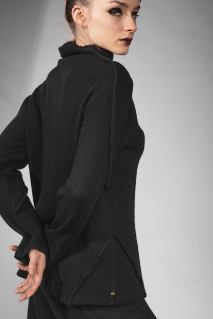 eigensinnig wien | Candide | Schwarzer Designer Rollkragen-Pullover aus Merinowolle