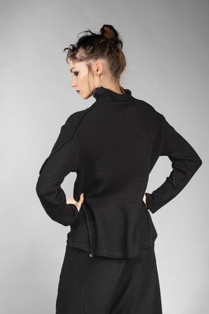 eigensinnig wien | Candide | Schwarzer Designer Rollkragen-Pullover aus Merinowolle