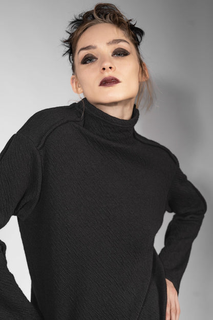 eigensinnig wien | Candide | Schwarzer Designer Rollkragen-Pullover aus Merinowolle
