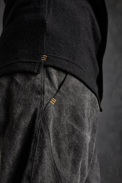eigensinnig wien | CBGB | Schwarzer dekonstruierter Designer-Pullover aus hochwertigem Wollmix