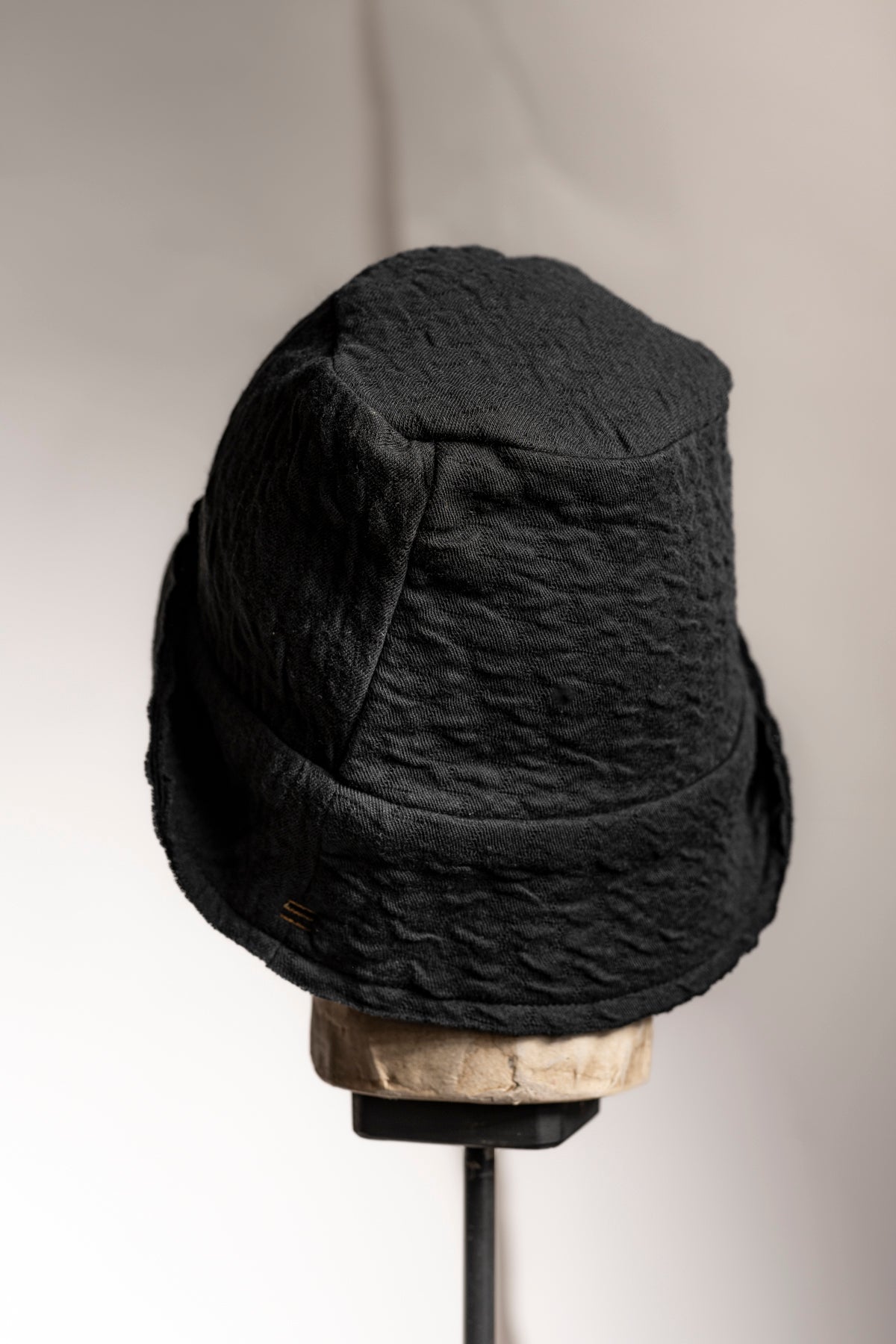 Black winter hat online