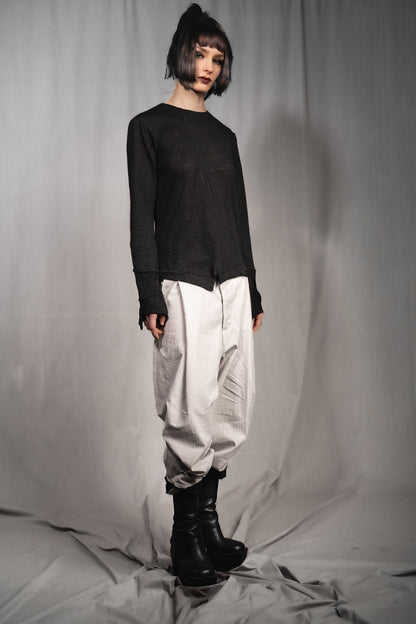 eigensinnig wien | Chiavacci | Weite, weiße Designer-Sommerhose mit Bundfalten aus japanischer Baumwolle