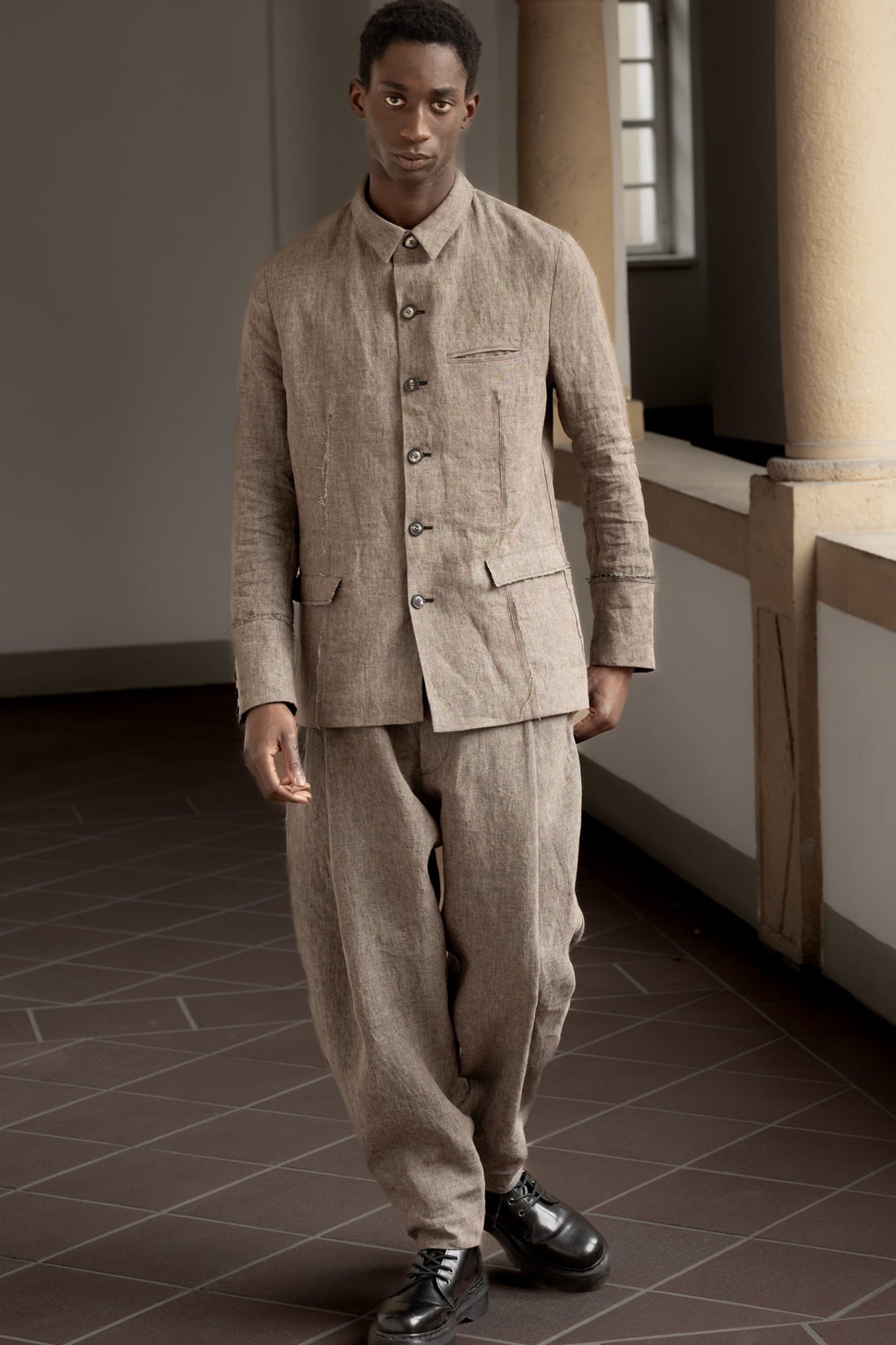 eigensinnig wien | ChiPop | Außergewöhnlicher Designer-Herrenanzug aus hochwertigem Leinen